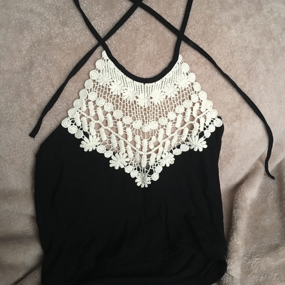 Black floral crop top
